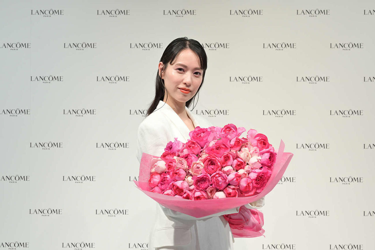 「ランコム」オンラインイベント記者発表会に登壇した戸田恵梨香