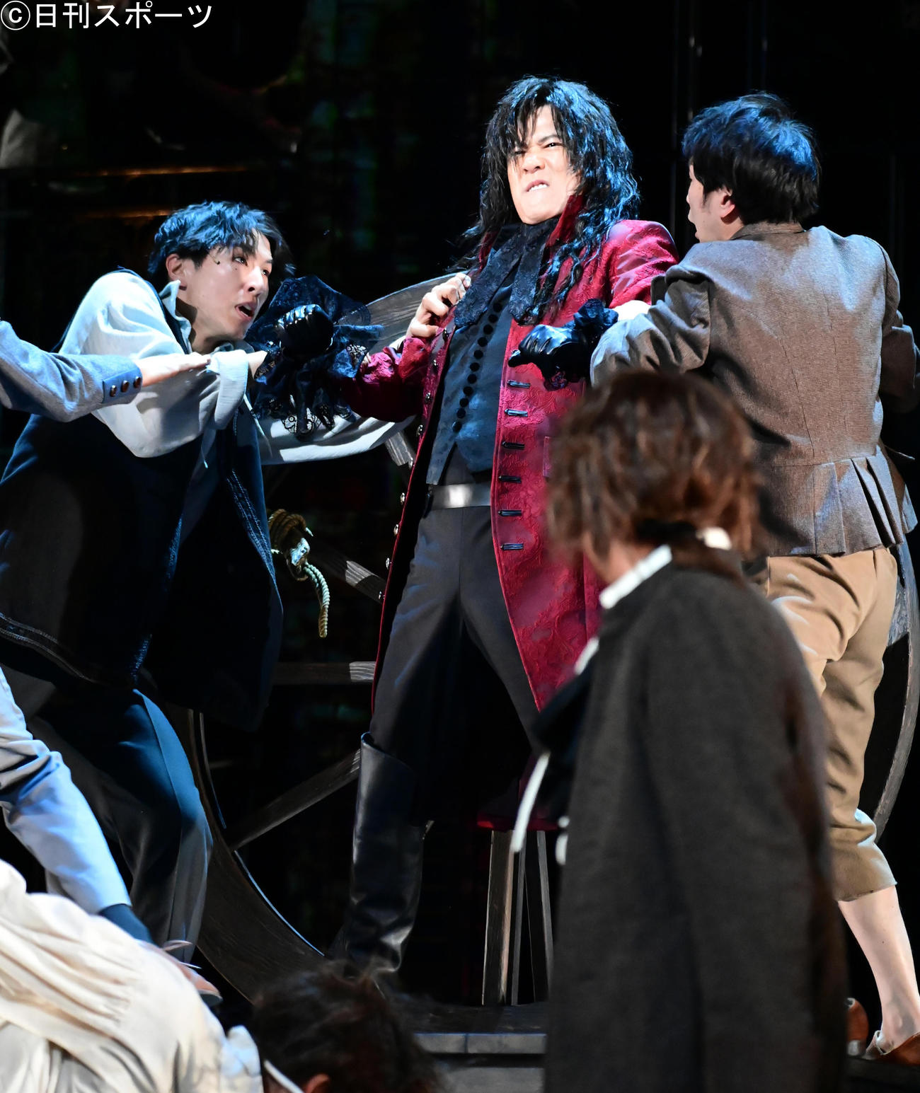 「サンソン－ルイ16世の首をはねた男－」公開ゲネプロで熱演する稲垣吾郎（撮影・小沢裕）