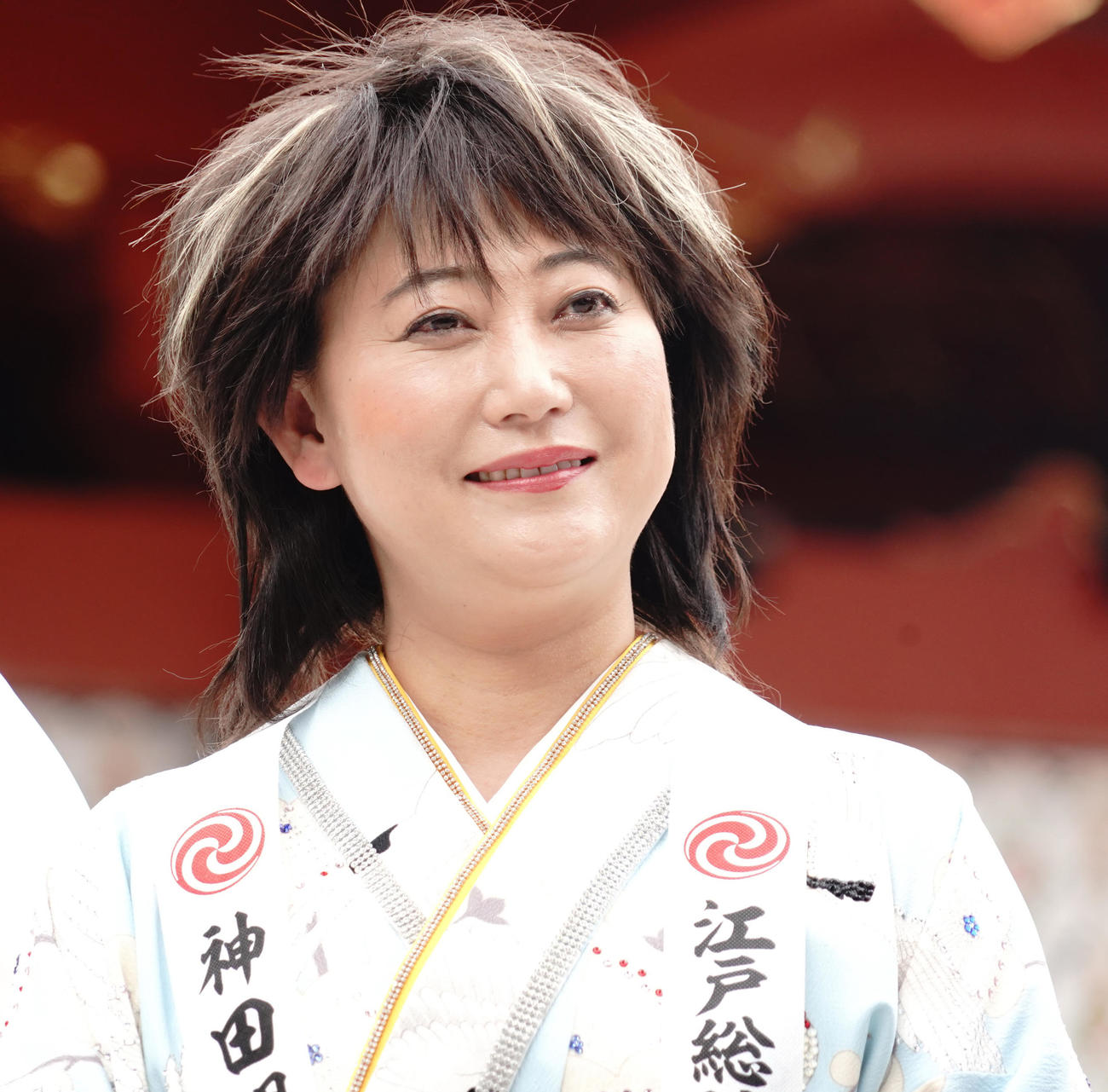 水谷千重子50周年記念公演制作発表記者会見に出席した、友近ふんする水谷千重子（撮影・佐藤成）