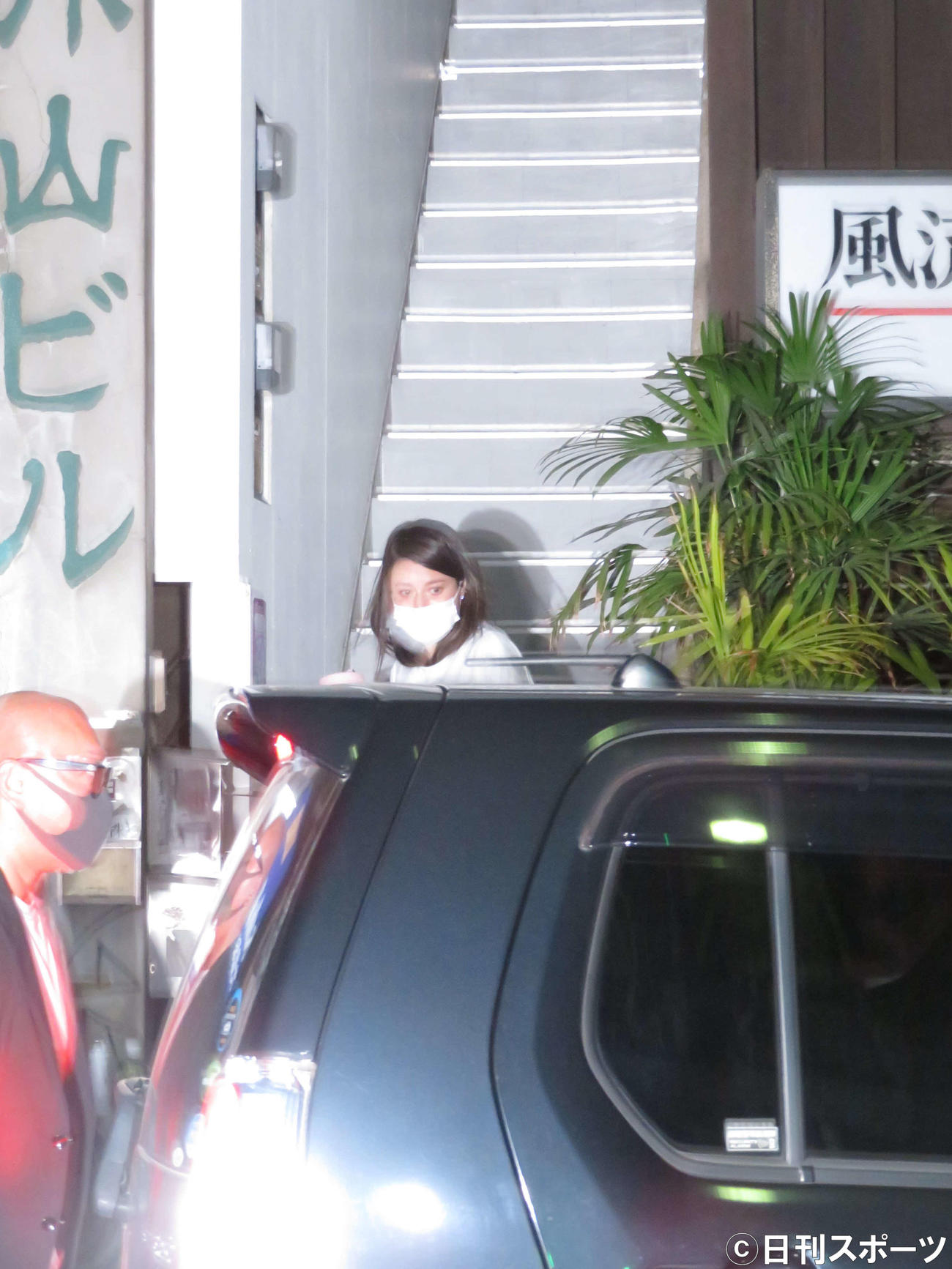 都内でイベント終了後、無言で引き上げるマリエ（撮影・村上幸将）