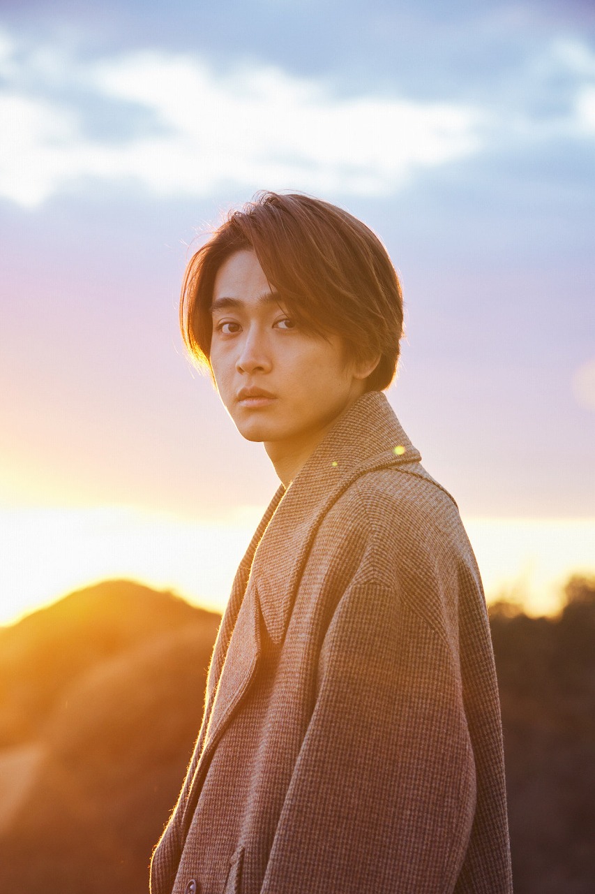 初のパーソナルブック「NEXT BREAK」を発売する劇団EXILE佐藤寛太