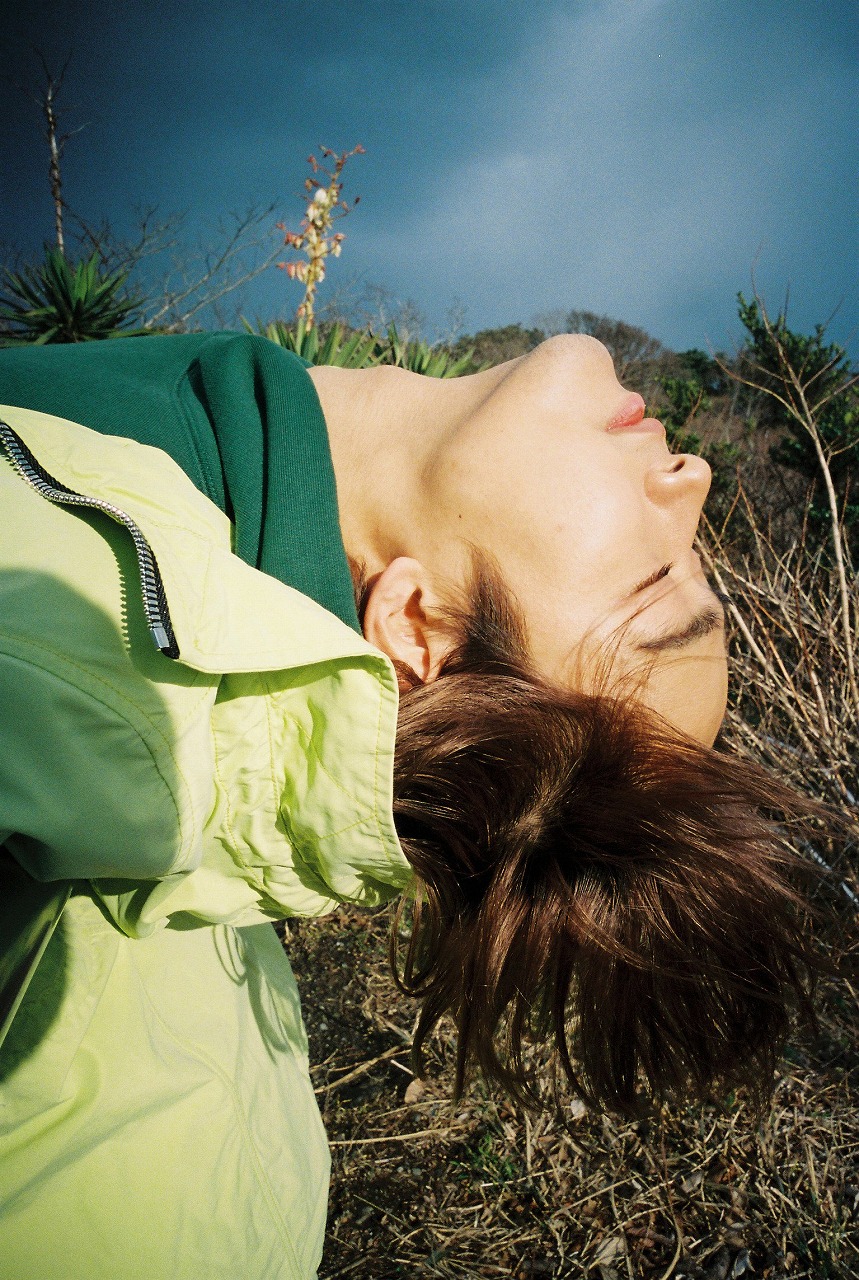 劇団EXILE佐藤寛太のパーソナルブック「NEXT BREAK」での北村匠海撮影のショット
