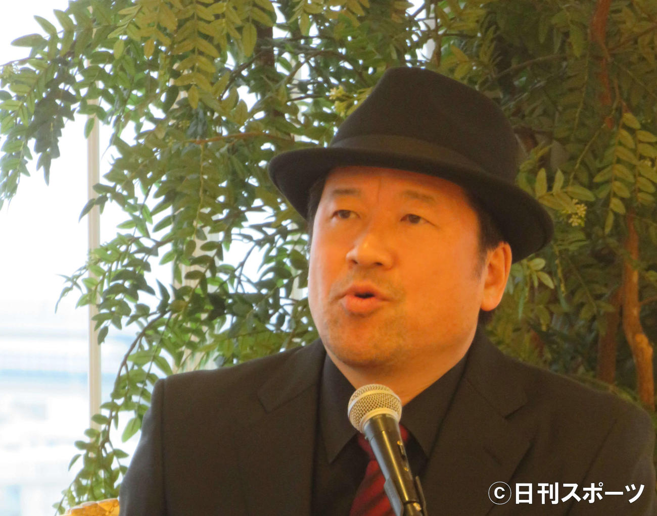 真剣に語る佐藤二朗