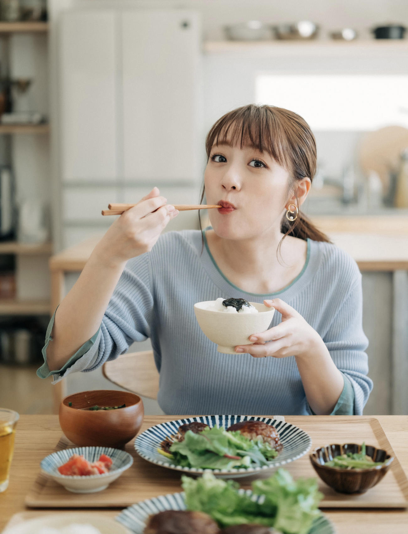 初のレシピ本のタイトルが「たかみなの毎日食べたくなる　そこそこごはん」に決まった高橋みなみ