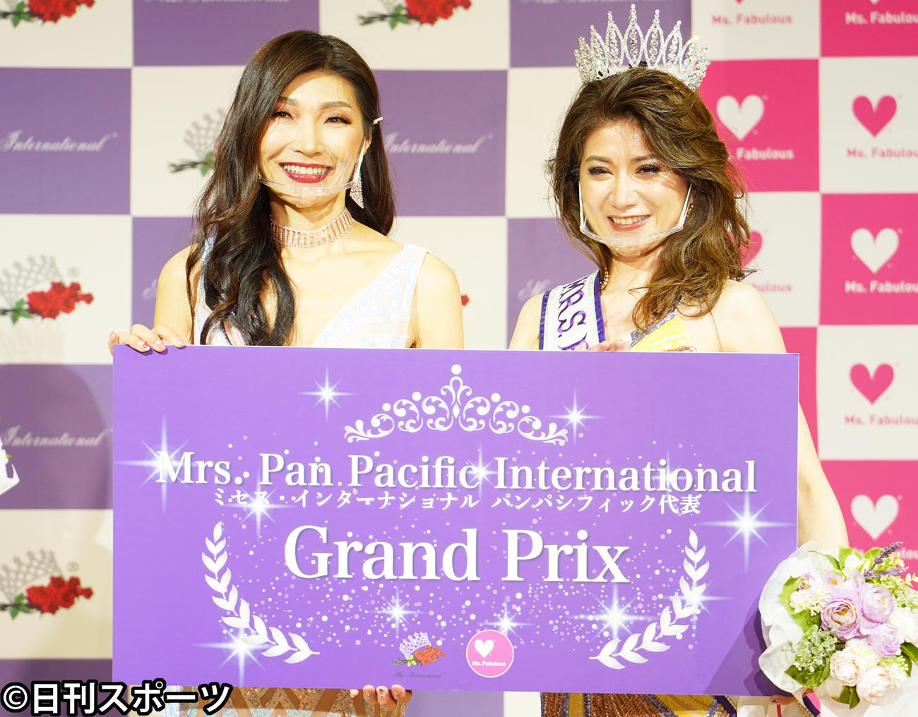 グランプリに輝いた清水由希野さん（右）（撮影・佐藤勝亮）