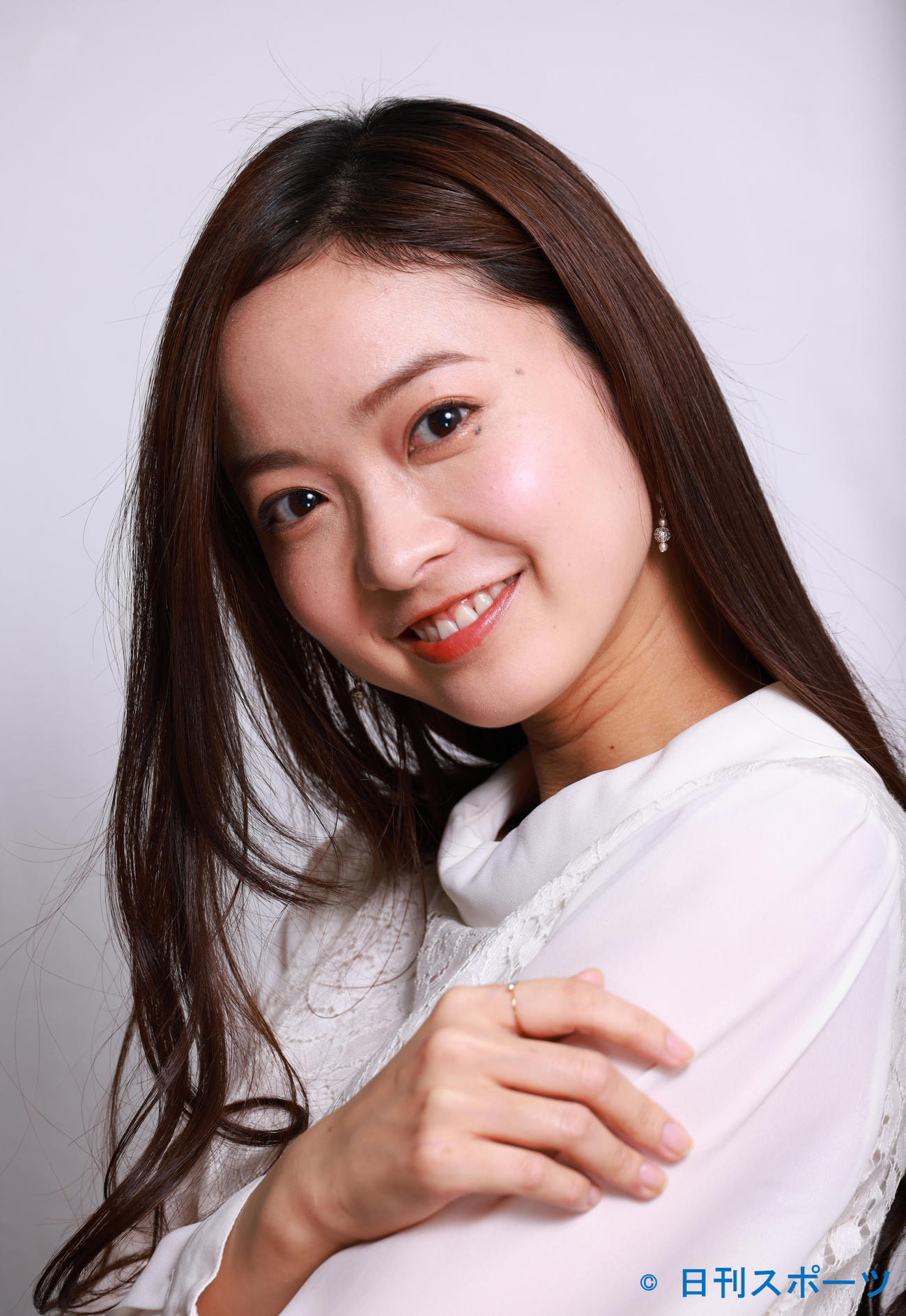 美しい瞳の川瀬莉子が挑戦している女優への意気込みを語った（撮影・中島郁夫）