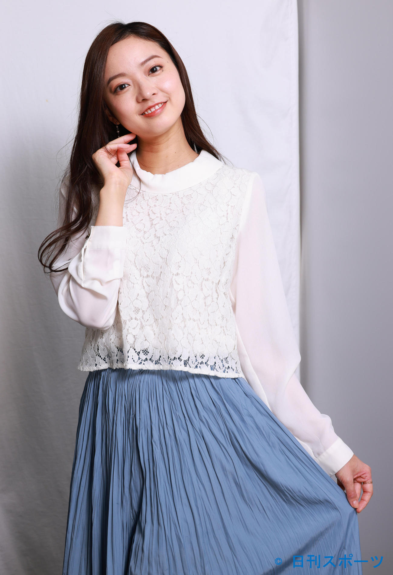 美しい瞳の川瀬莉子が挑戦している女優への意気込みを語った（撮影・中島郁夫）