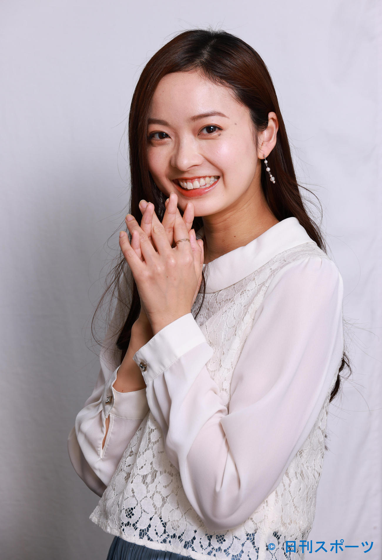 美しい瞳の川瀬莉子が挑戦している女優への意気込みを語った（撮影・中島郁夫）