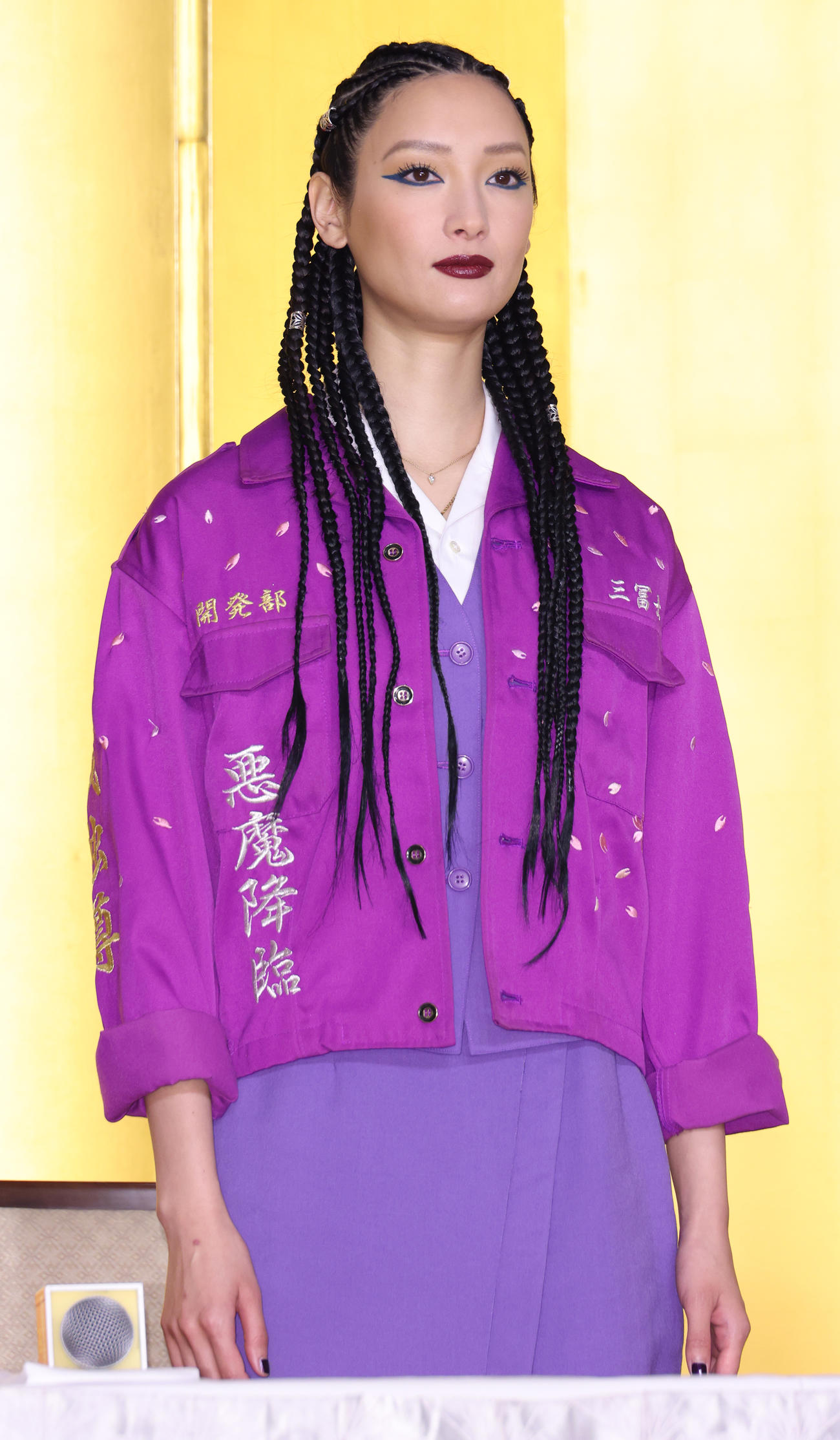 映画「地獄の花園」完成報告イベントであいさつする菜々緒（4月21日撮影）
