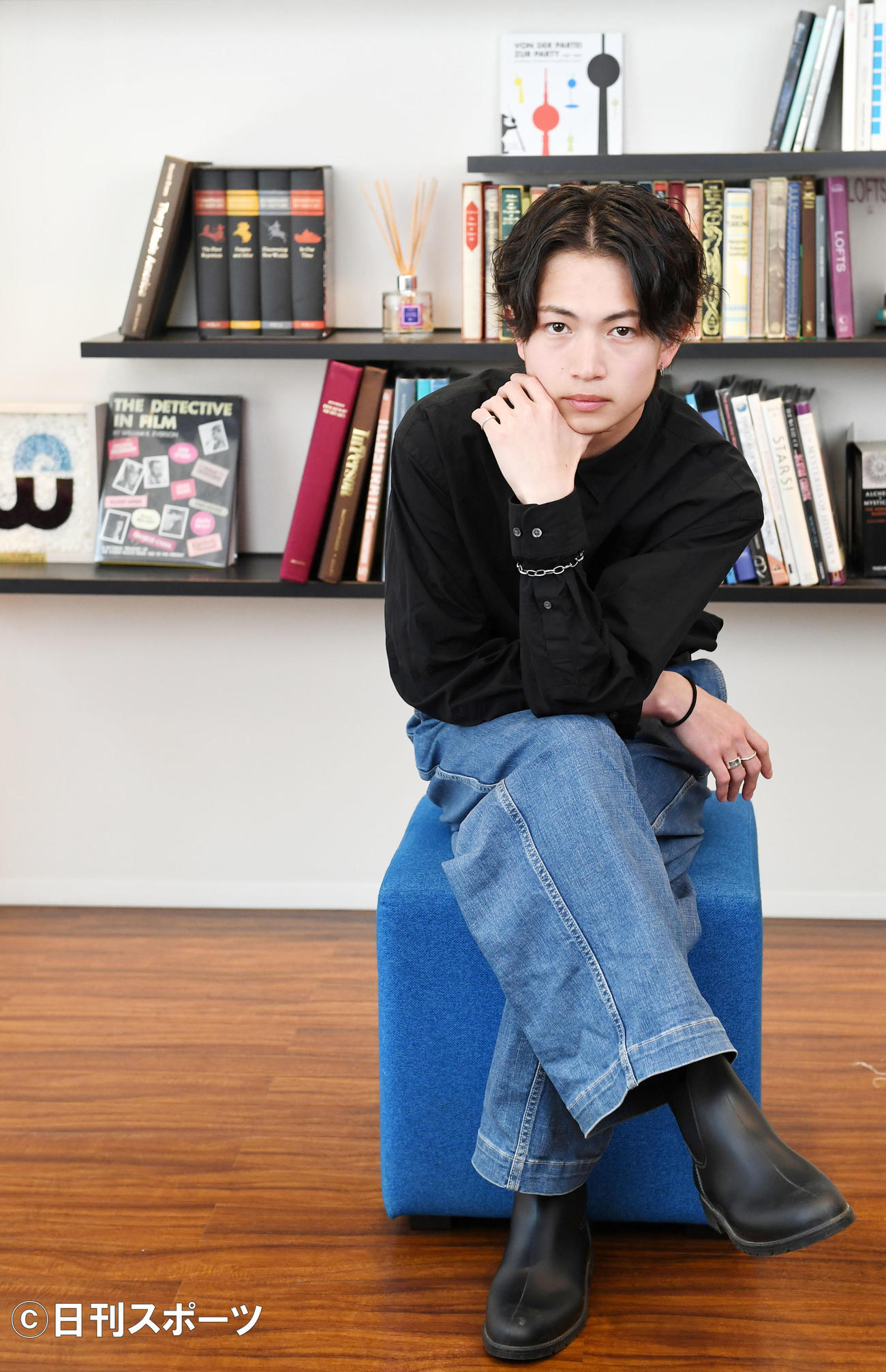 さわやかさと色っぽさが入り交じった表情が印象的な綱啓永さんでした（撮影・横山健太）