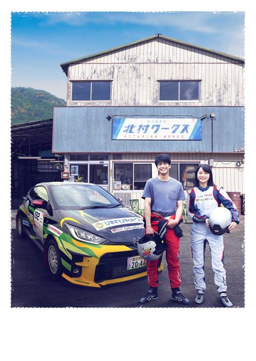 映画「僕と彼女とラリーと」に出演する森崎ウィンと深川麻衣（Ｃ）2021「僕と彼女とラリーと」製作委員会
