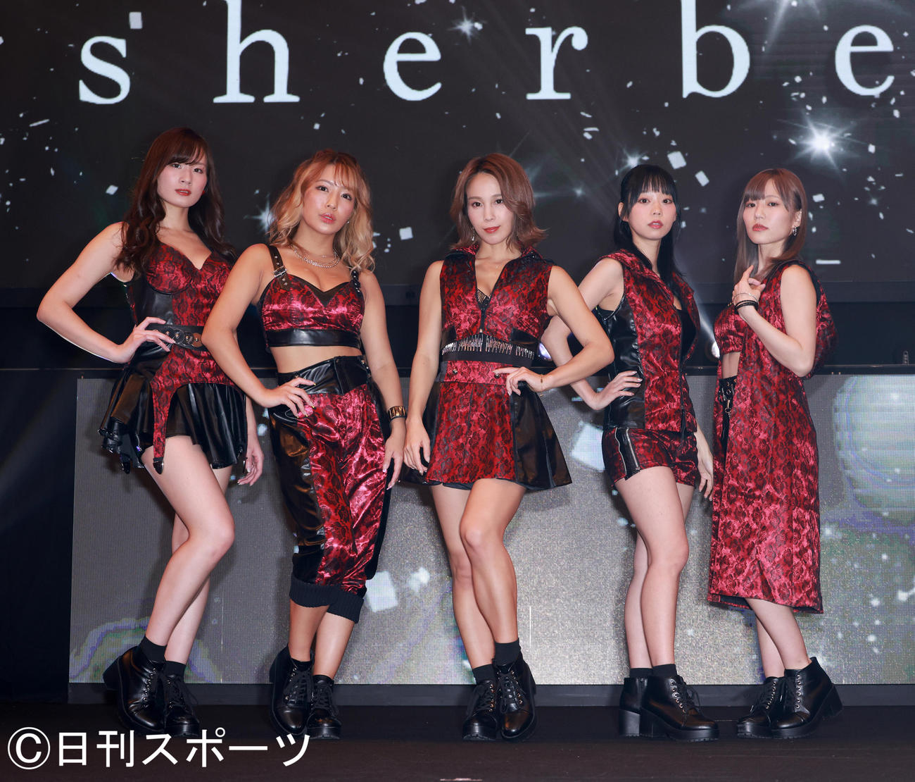 全国ツアーを開始したsherbet。左から清瀬汐希、橋本梨菜、犬童美乃梨、青山ひかる、河路由希子（撮影・中島郁夫）
