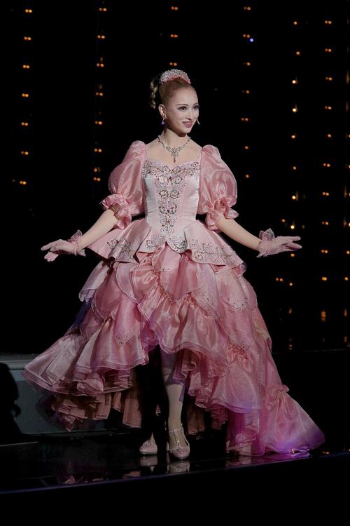 花組トップ娘役華優希 瀬戸かずやが無観客ライブ配信で宝塚大劇場に別れ 芸能写真ニュース 日刊スポーツ