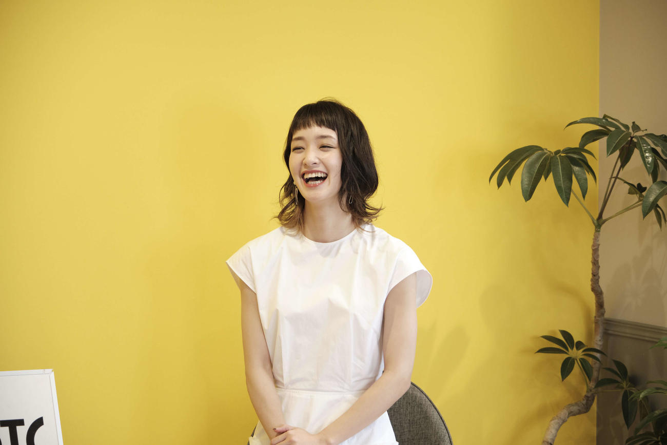 オンラインイベント「Ladies for Cinema Project」に出席し、笑顔の剛力彩芽