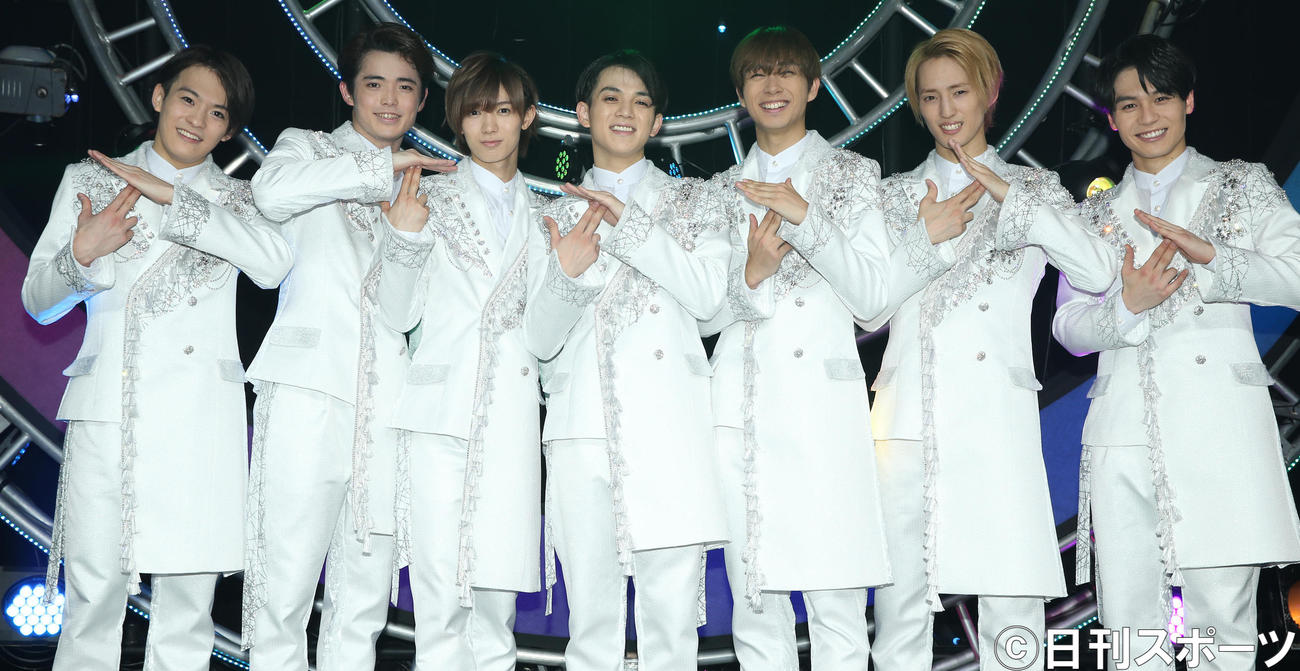 Travis Japan。左から松倉海斗、吉沢閑也、七五三掛龍也、宮近海斗、中村海人、川島如恵留、松田元太（2019年11月2日撮影）