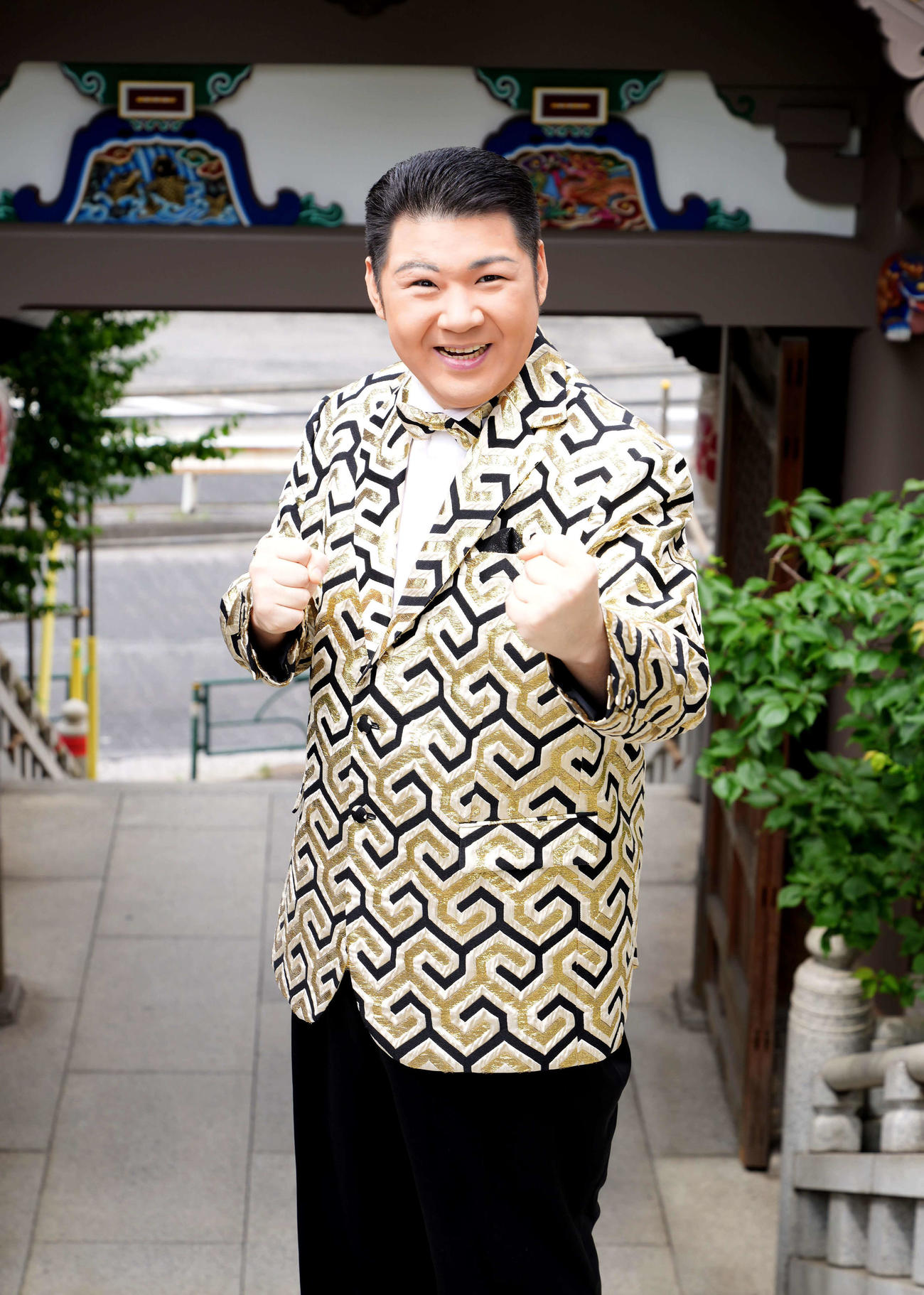 東京・文京区の湯島天満宮で新曲「登竜門」ヒット祈願を行った大江裕