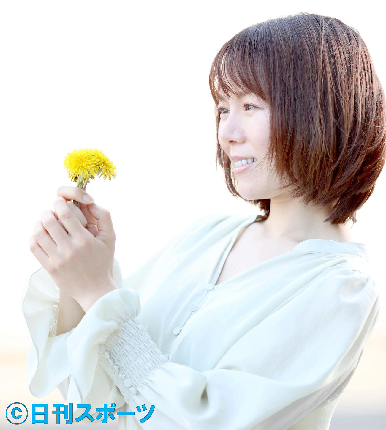 6枚目のシングル「ロゼッタ～たんぽぽの詩～」をリリースした半崎美子（撮影・黒川智章）