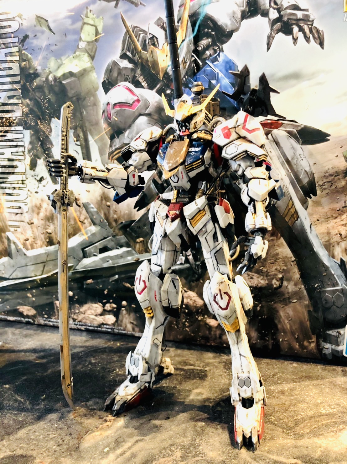 京が作り上げた「ガンダム　バルバトス」のプラモデル