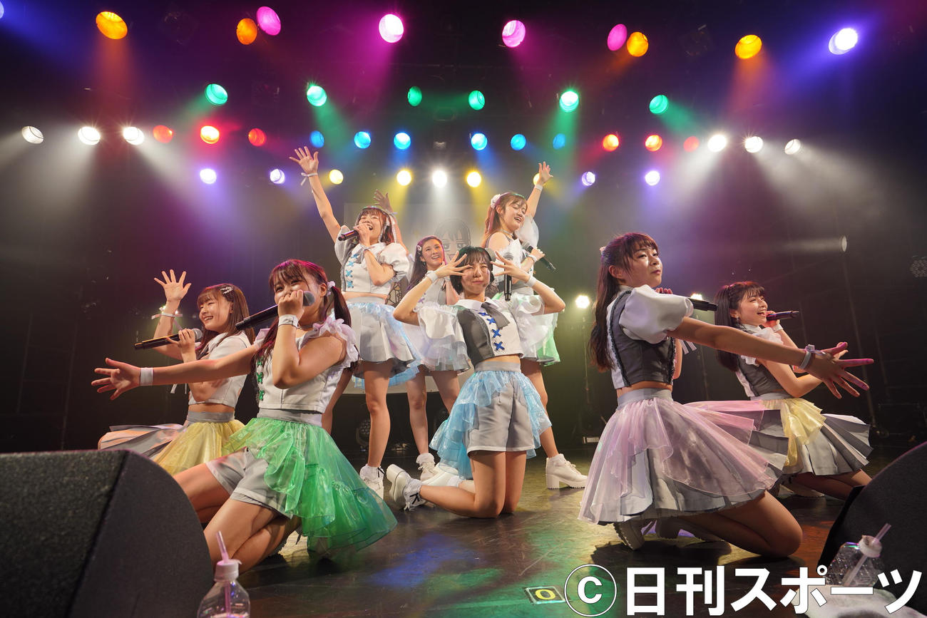 単独ライブ「みんなで踏み出すでっかい8歩～2021に絶対立ちたいZepp Tokyo」を行った　アイドルグループ、アップアップガールズ（2）