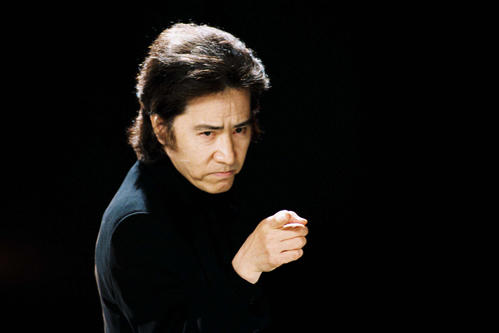 フジテレビ「古畑任三郎」シリーズで探偵の古畑任三郎を演じた田村正和さん（フジテレビ提供）