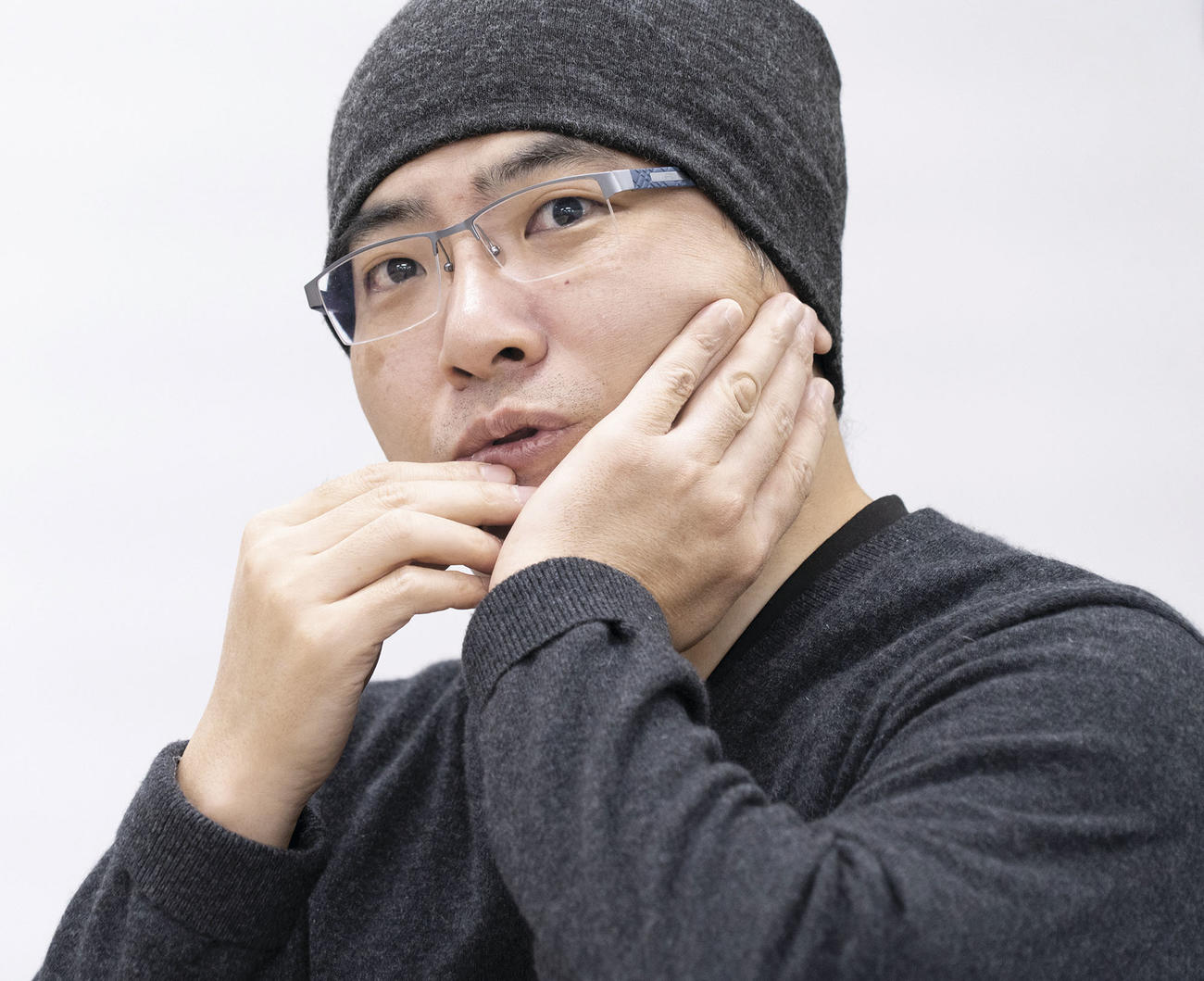 漫画家の三浦建太郎さん（佐治純一撮影＝共同）