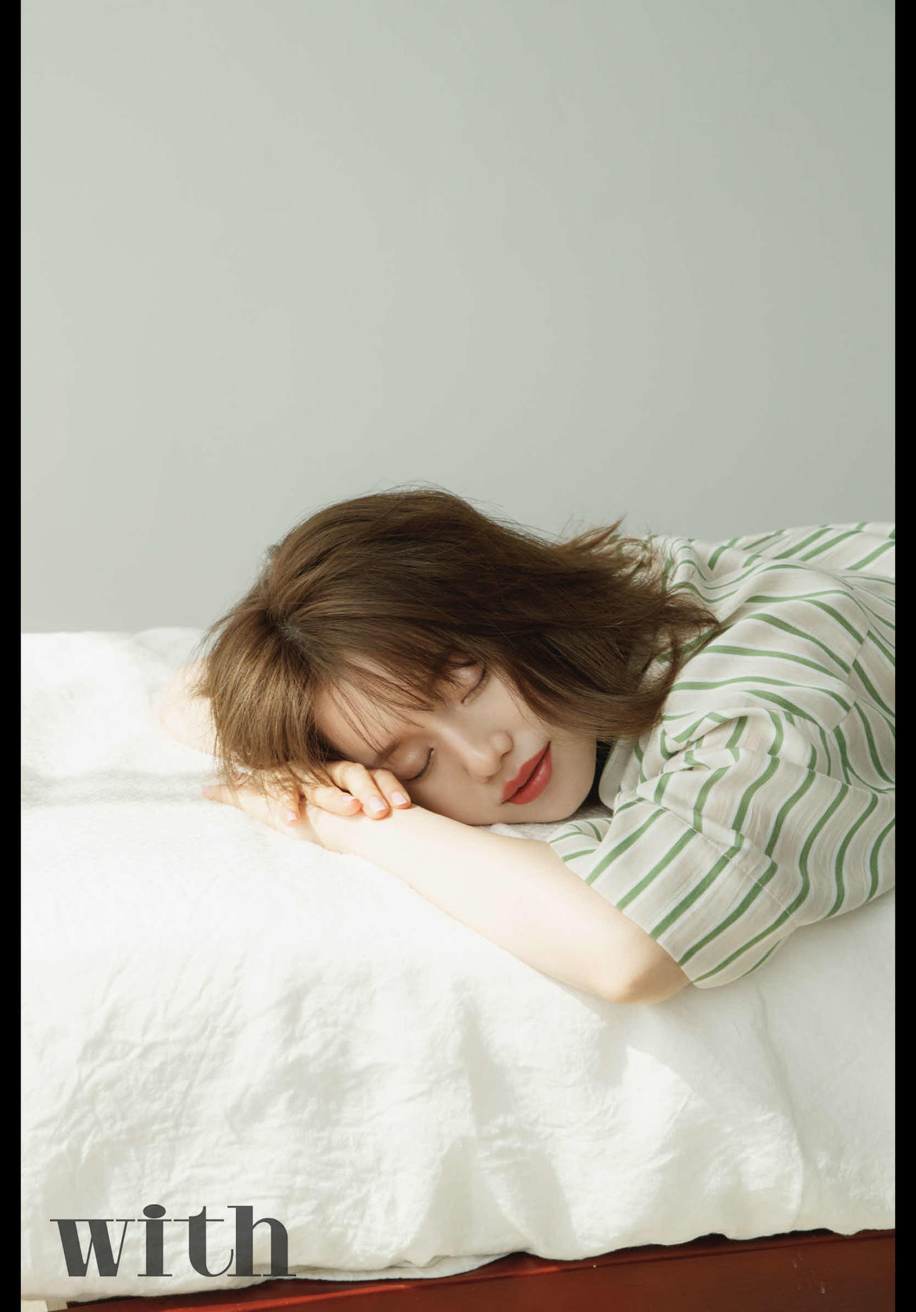 女性ファッション誌「with」7月号に登場するテレビ朝日弘中綾香アナウンサー
