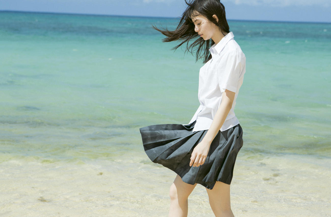 齋藤飛鳥の写真集「潮騒」のワンカット