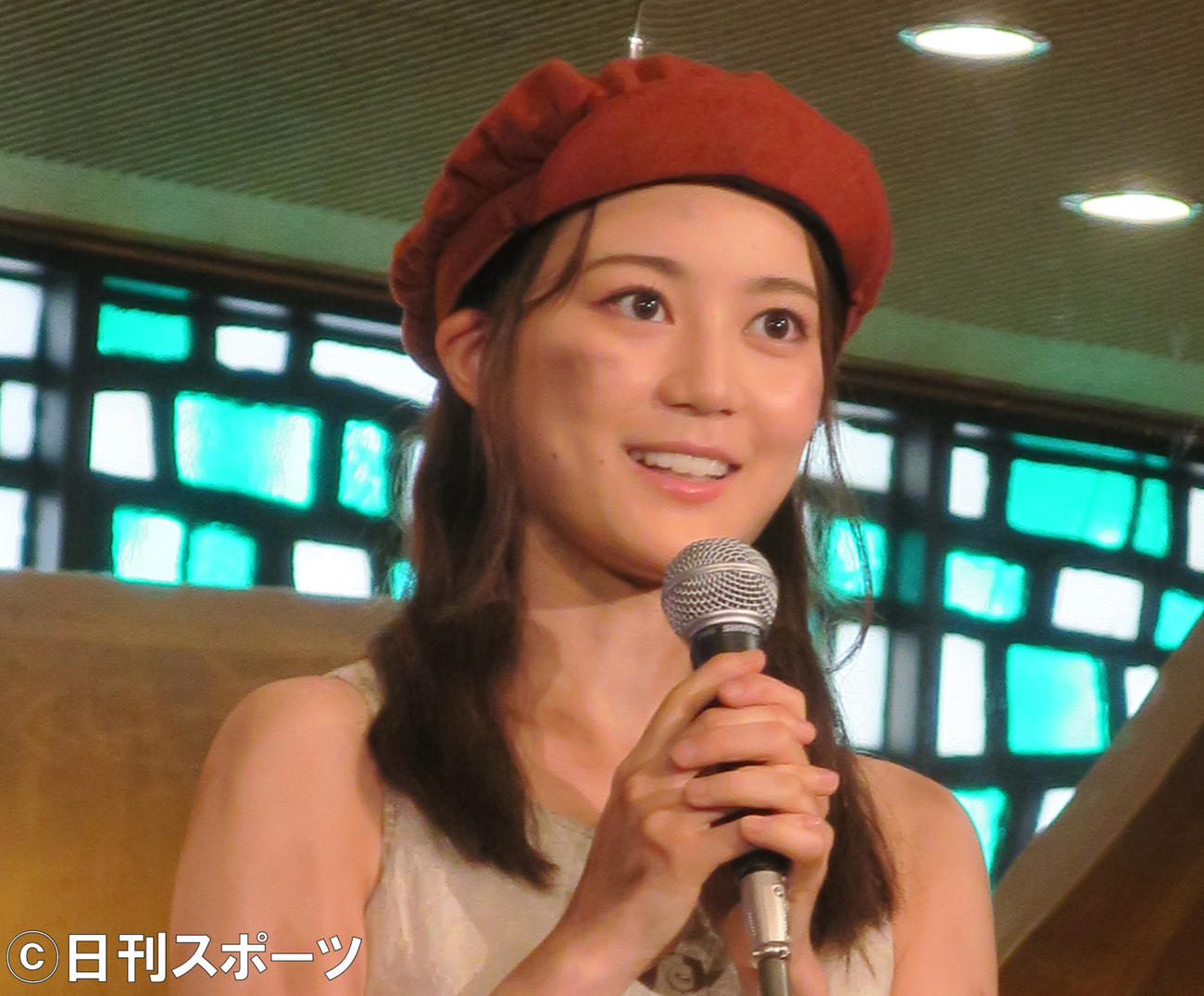 ミュージカル「レ・ミゼラブル」初日記念会見で意気込みを語る生田絵梨花