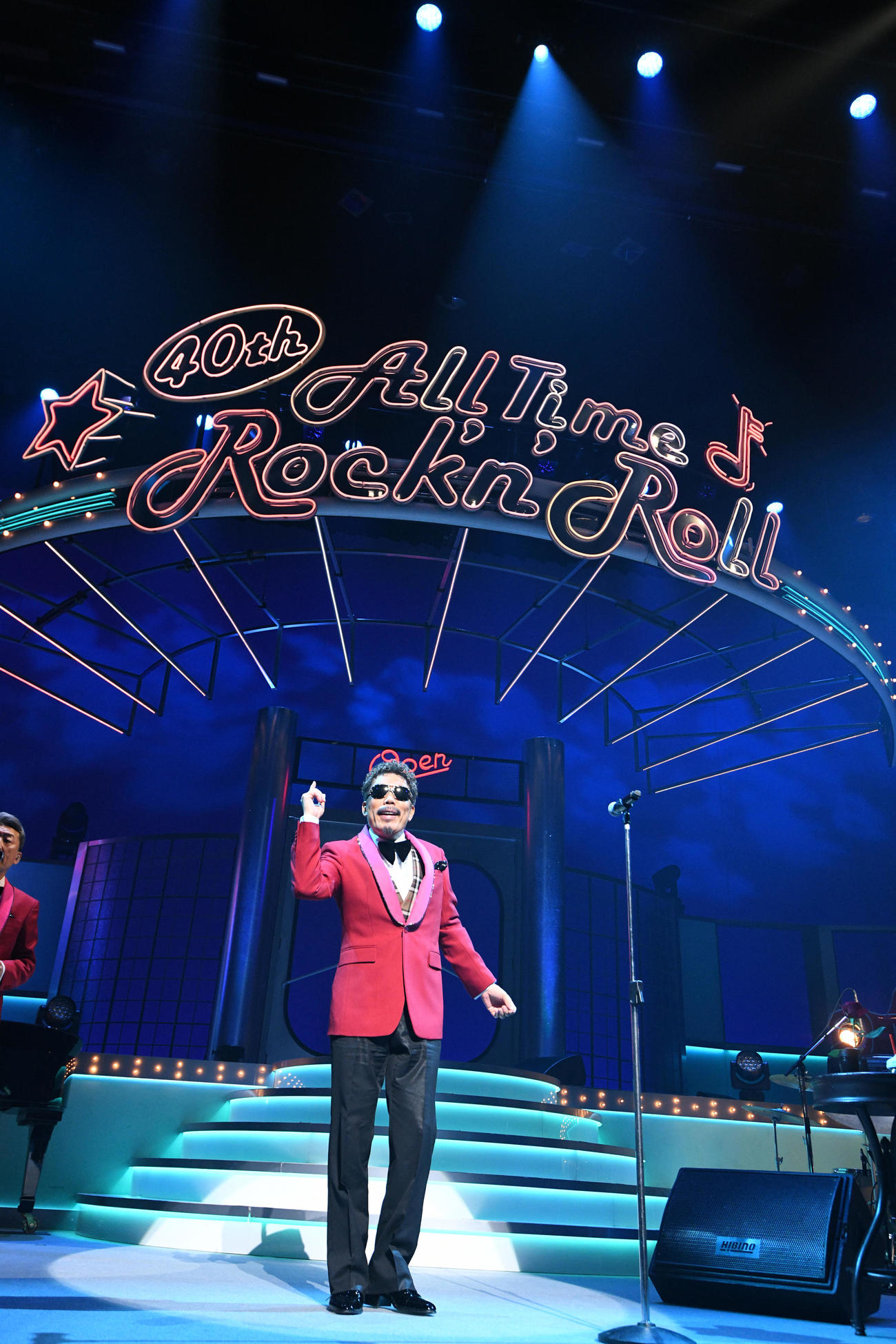 全国ツアー「ALL TIME ROCK’N’ROLL」で熱唱する鈴木雅之