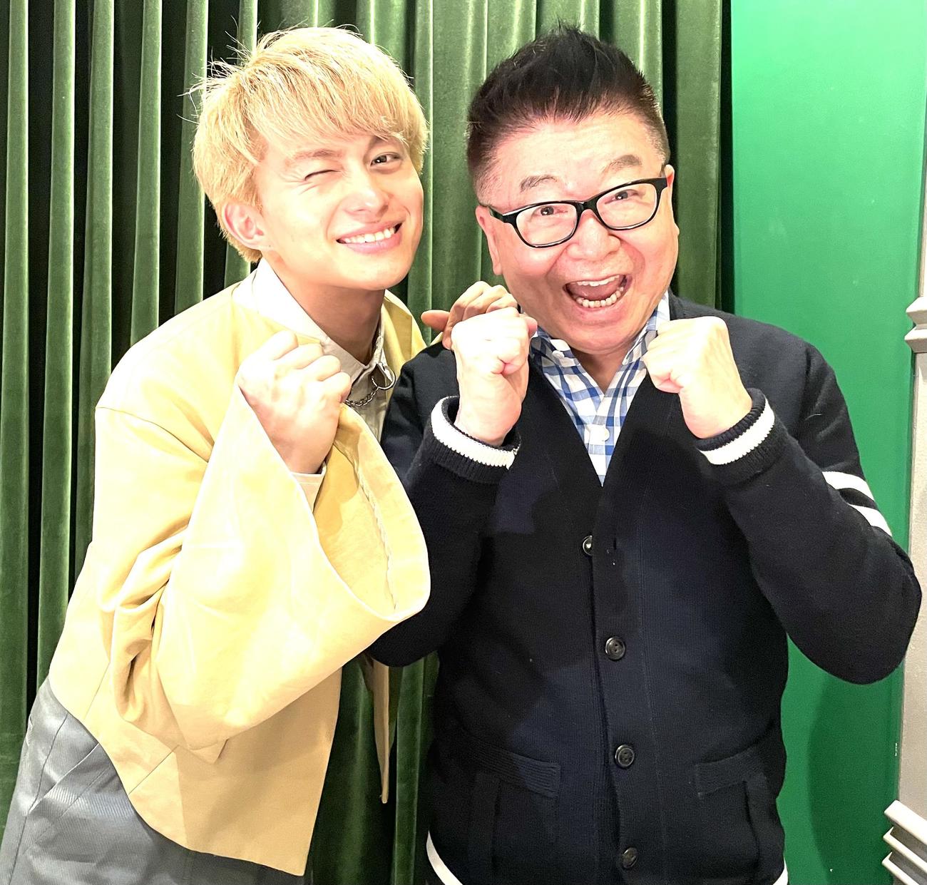 小林豊（左）と生島ヒロシ
