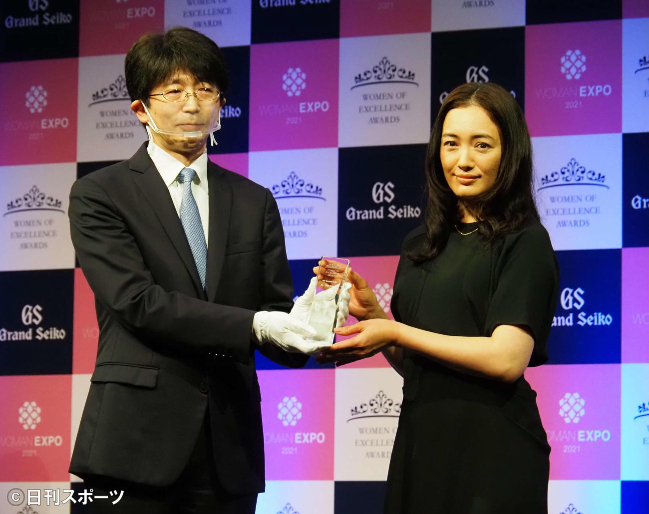 「第7回　Women of Excellence Awards」スペシャリスト部門を受賞した仲間由紀恵（撮影・遠藤尚子）