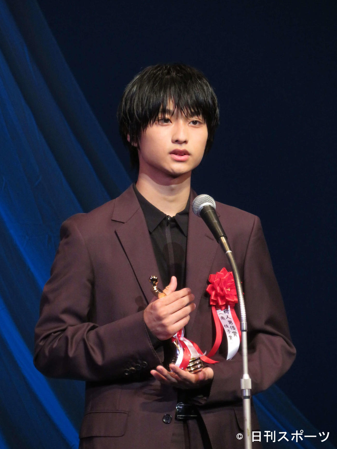 日本映画批評家大賞授賞式で新人男優賞を受賞した奥平大兼（撮影・村上幸将）