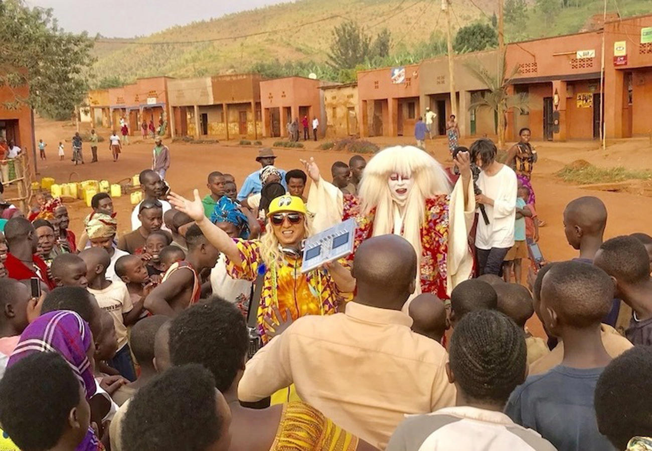「Bon For Africa」に参加するDJ KOO