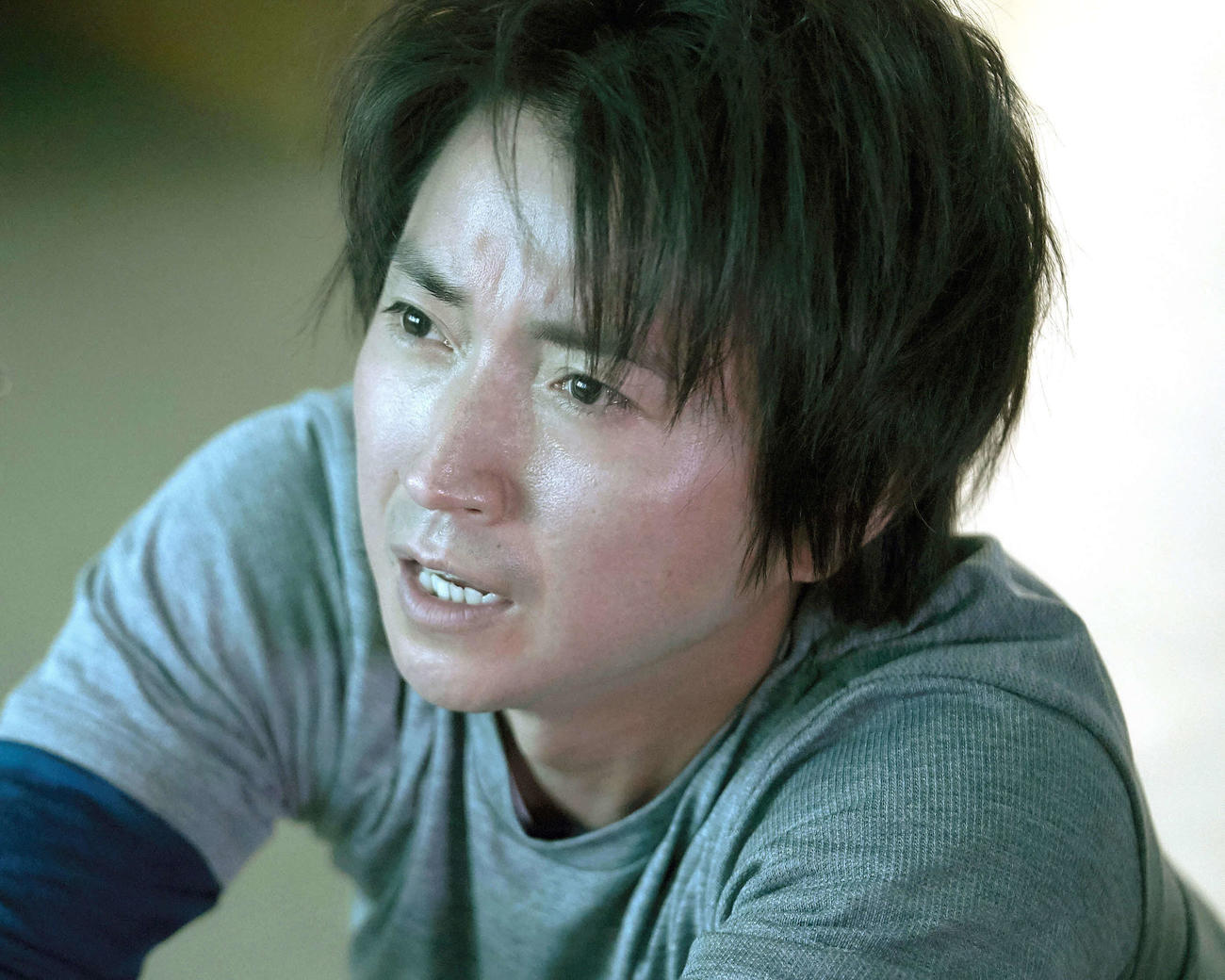 藤原竜也コピーライト筒井哲也／集英社（C）2022映画「ノイズ」製作委員会