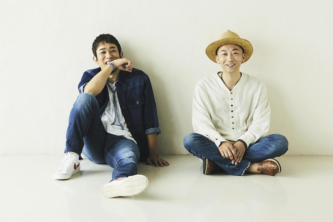 「FUNKY MONKEY BΛBY’S」のファンキー加藤（左）とモン吉