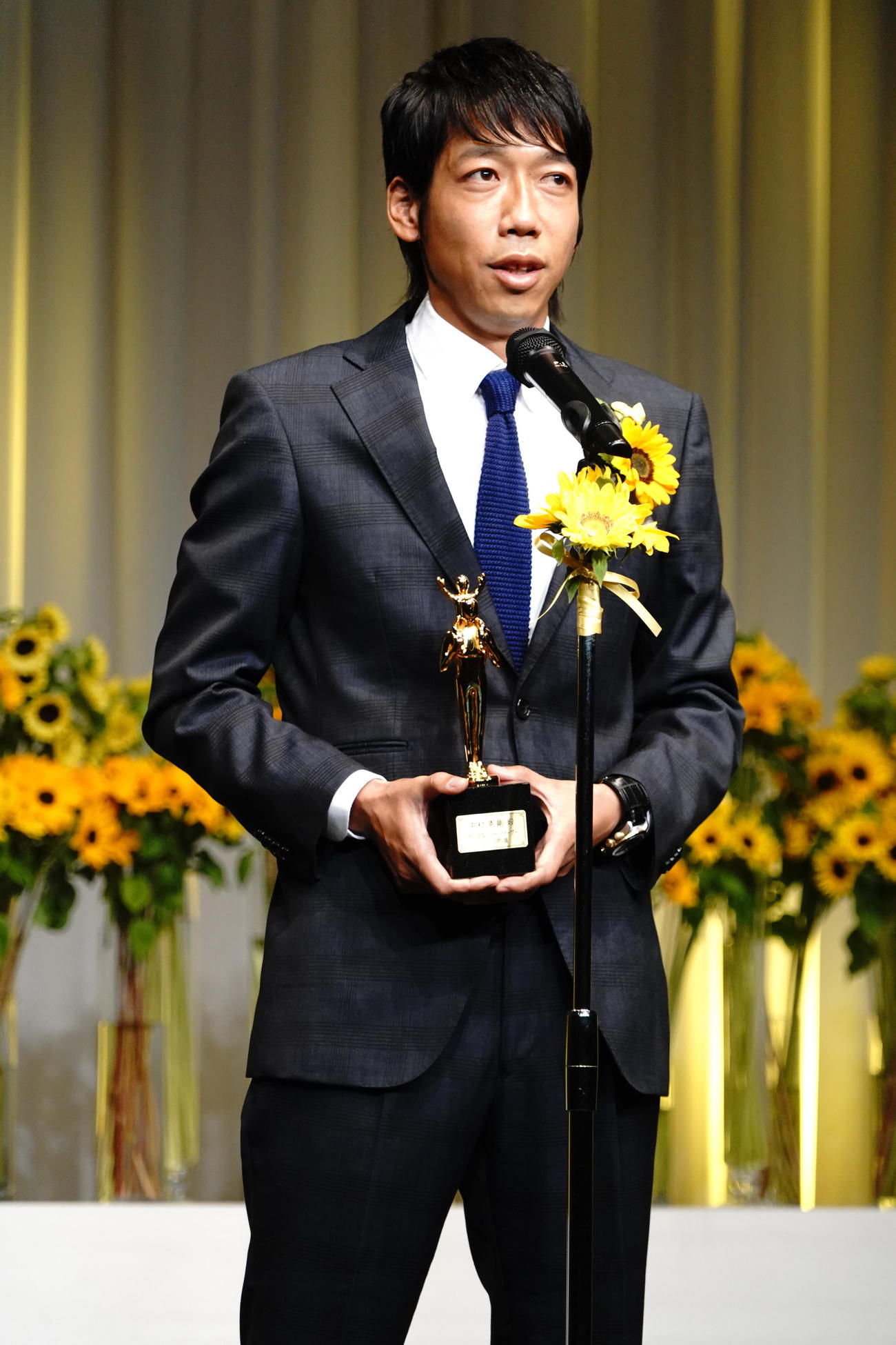 すてきなお父さんを表彰する「ベスト・ファーザー　イエローリボン賞」を受賞した中村憲剛氏（撮影・佐藤成）