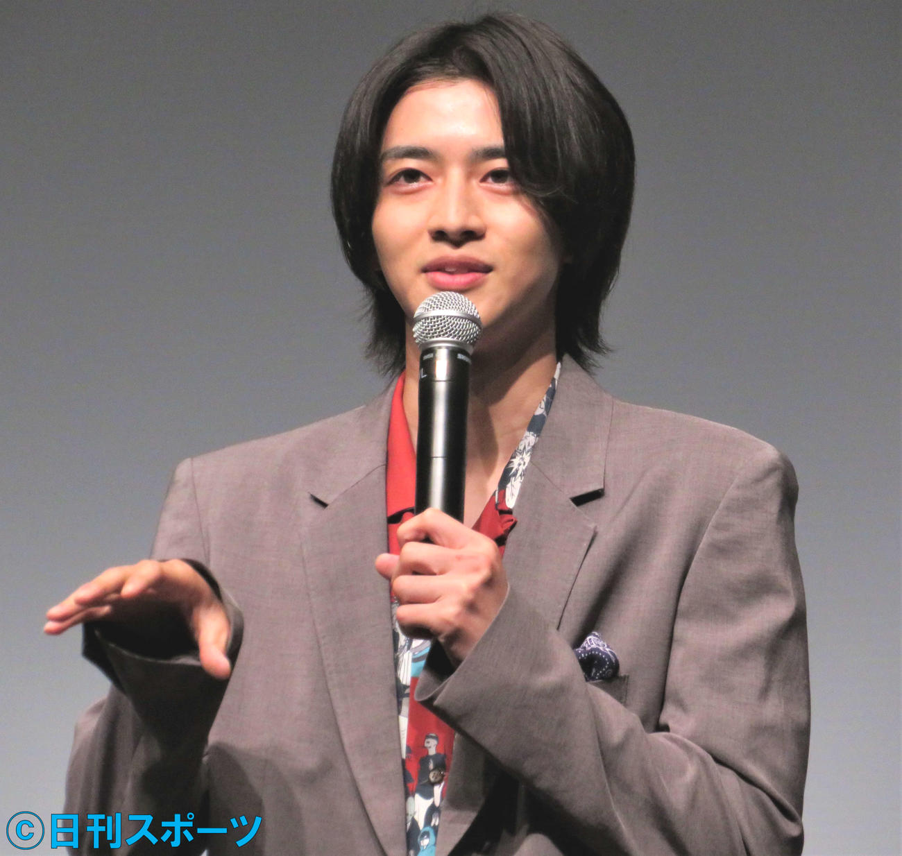 Huluオリジナル「悪魔とラブソング」の配信記念イベントを行った飯島寛騎（撮影・三須佳夏）