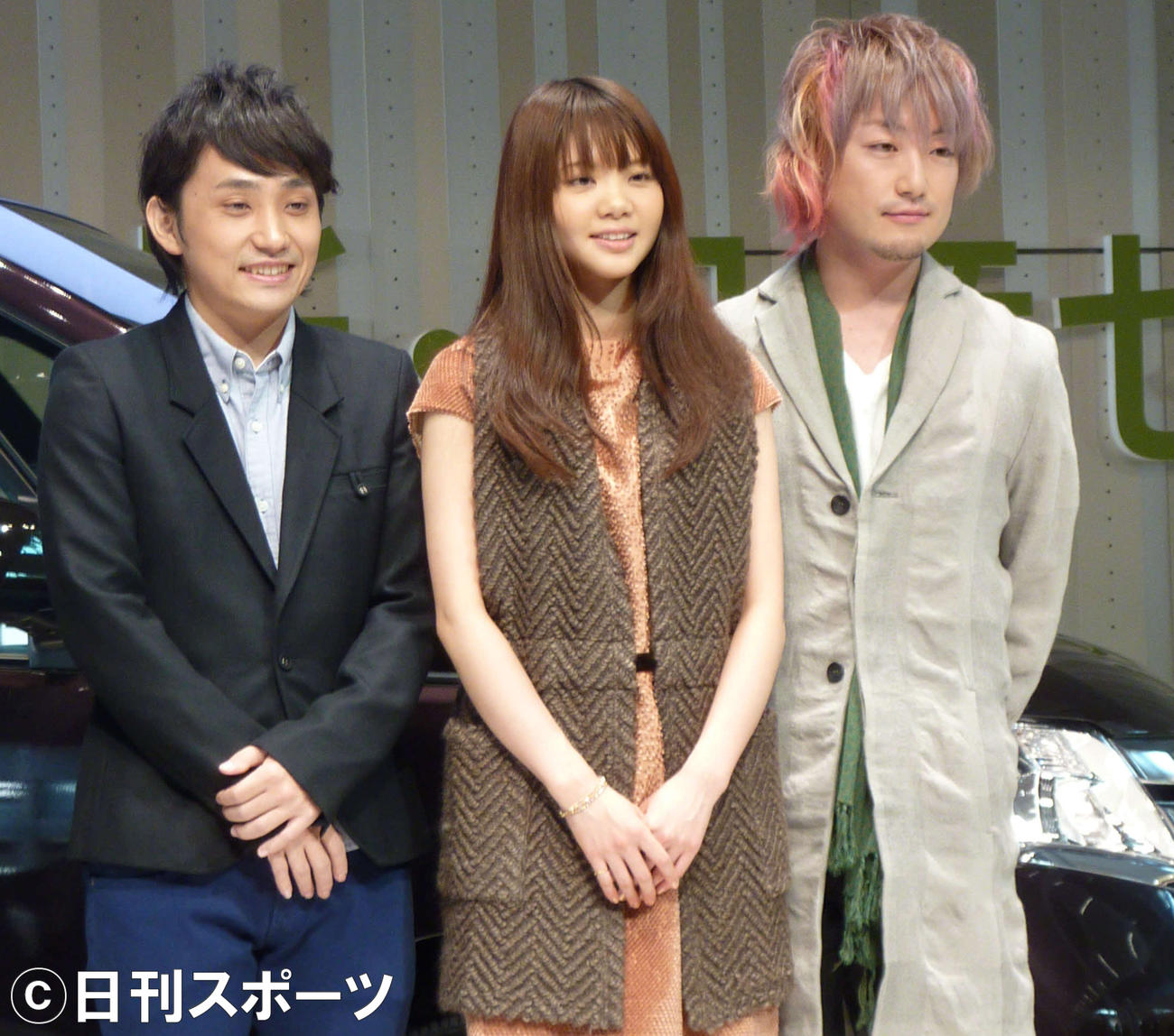 いきものがかり。左から水野良樹、吉岡聖恵、山下穂尊（2010年11月撮影）
