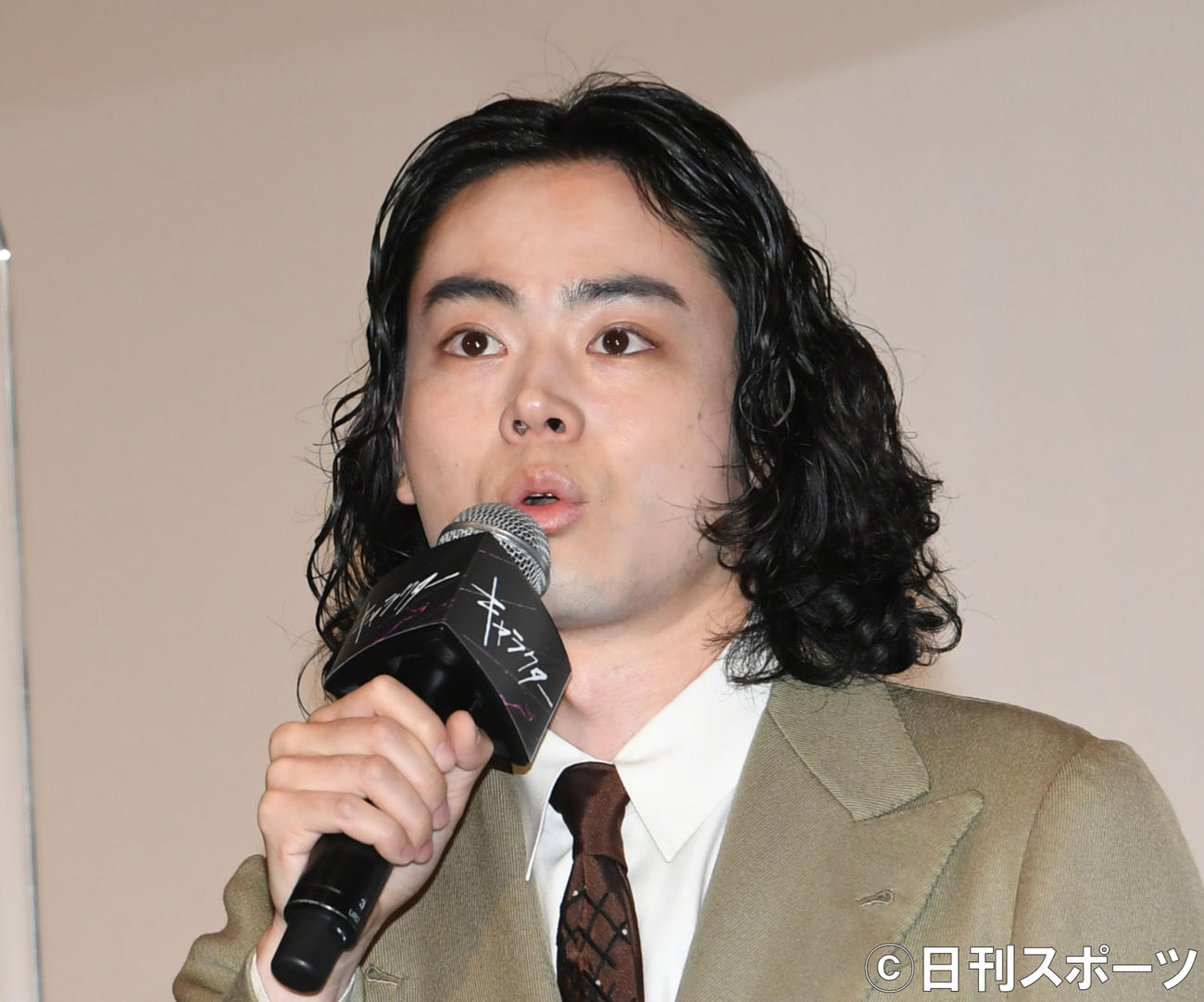映画「キャラクター」初日舞台あいさつする菅田将暉（撮影・酒井清司）
