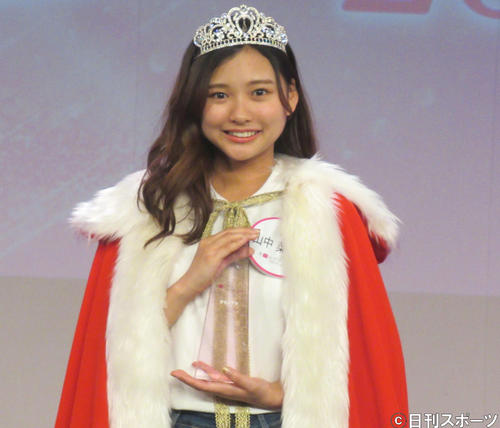 「美笑女グランプリ2021」でグランプリを受賞した山中菜々子さん（撮影・星名希実）