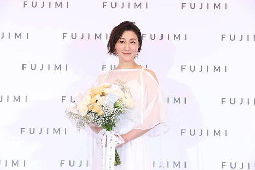 美容分析から組み合わせるパーソナライズサプリメント「FUJIMI」のアンバサダーに就任した広末涼子