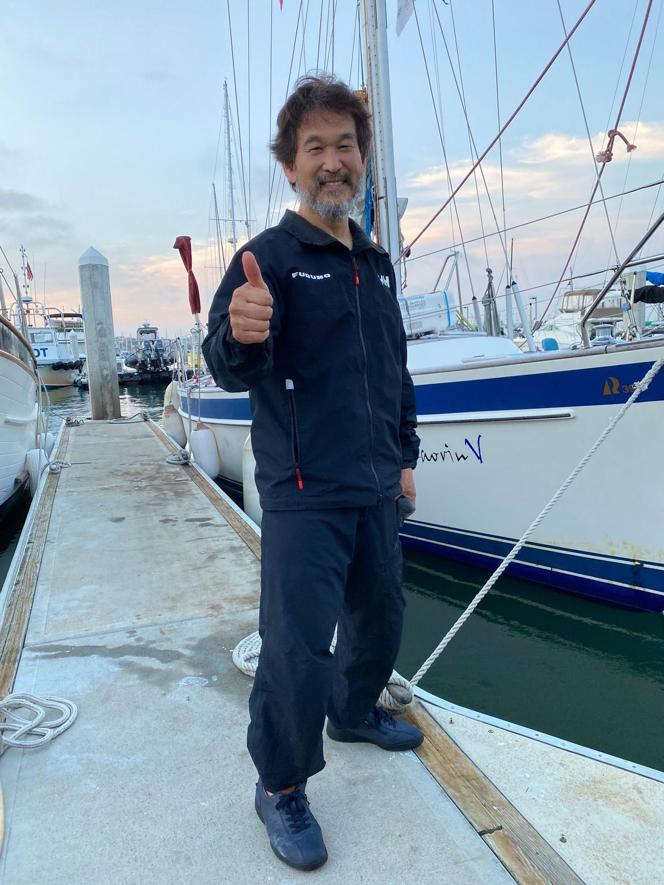 ヨット太平洋横断でゴールを果たした辛坊治郎キャスター（ニッポン放送提供）