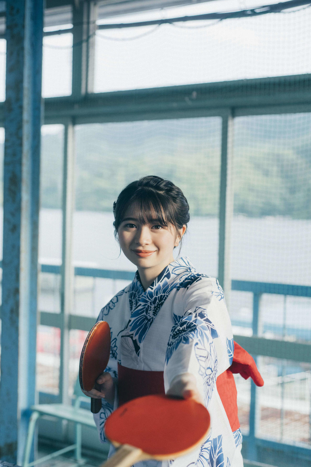 「桜田ひより　2022　カレンダーブック」で、浴衣で“卓球デート”を楽しむ桜田ひより