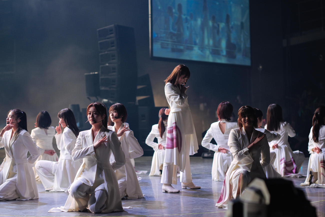 「BACKS LIVE！！」でパフォーマンスする櫻坂46　撮影／上山陽介