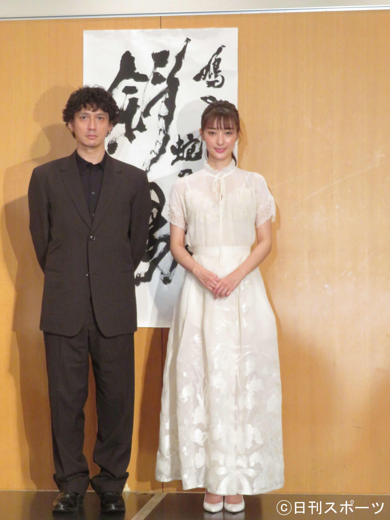 映画「鳩のごとく　蛇のごとく　斜陽」製作発表会見に出席した安藤政信と宮本茉由（撮影・村上幸将）