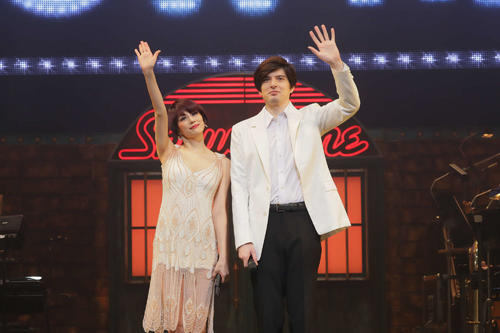 エンターテインメントショー「SHOWTIME」のゲネプロを行った城田優（右）と米倉涼子
