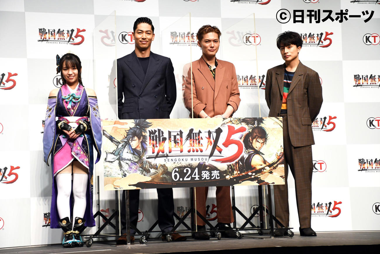 コーエーテクモゲームス「戦国無双5」完成発表会に出席した、左から大原優乃、EXILE AKIRA、SHOKICHI、白濱亜嵐（撮影・大友陽平）