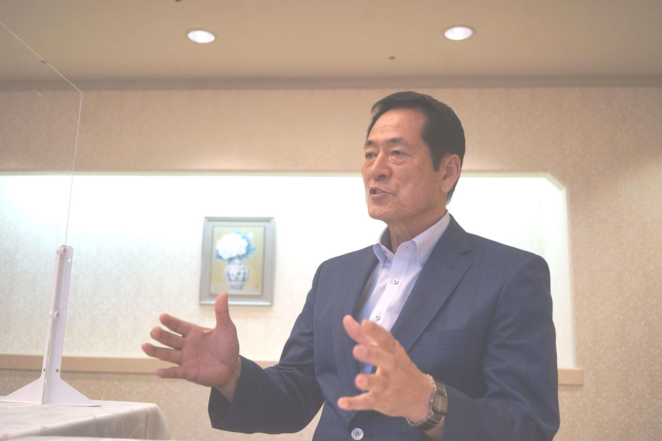 オンライン会見に臨んだ中畑氏