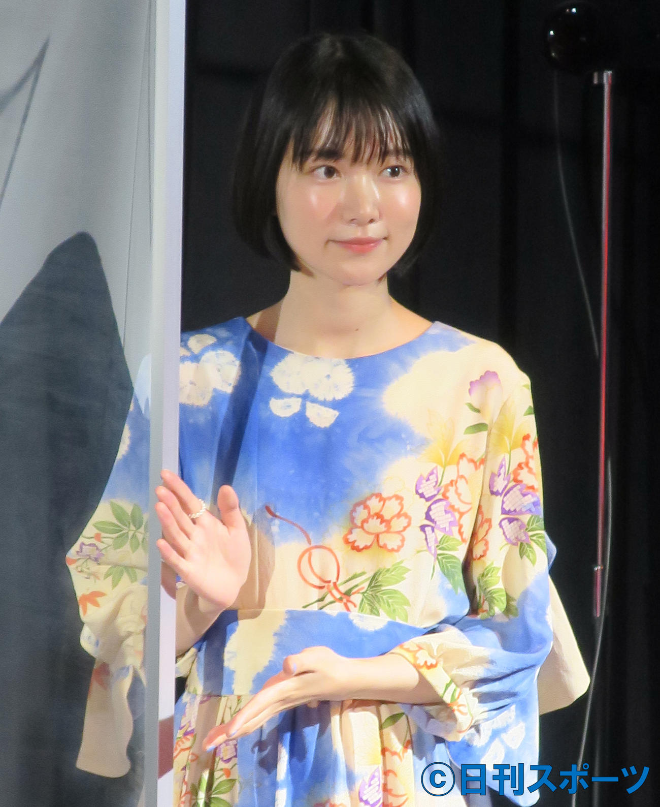 映画「海辺の金魚」初日舞台あいさつを行った小川紗良監督