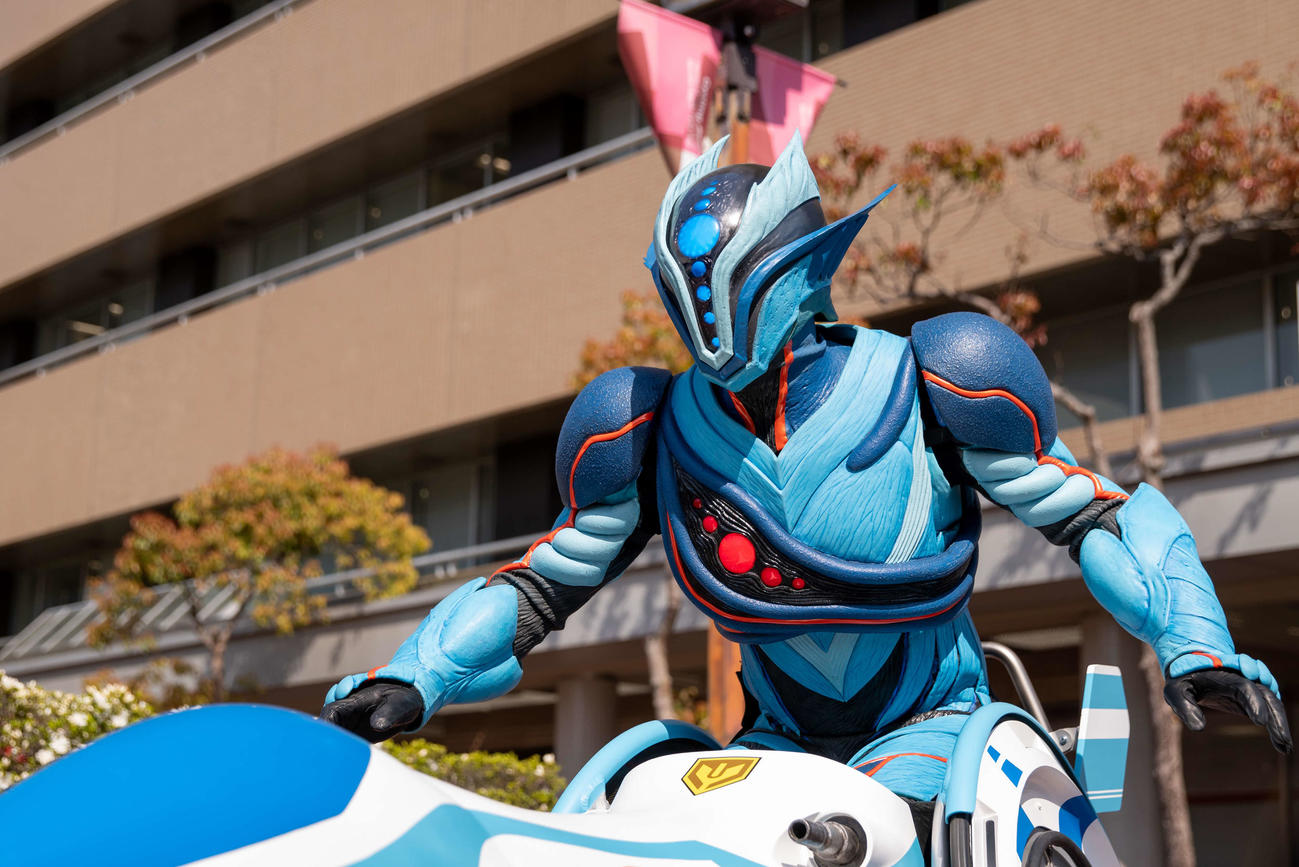 NHK特撮ドラマ「超速パラヒーロー　ガンディーン」のヒーロー、ガンディーン